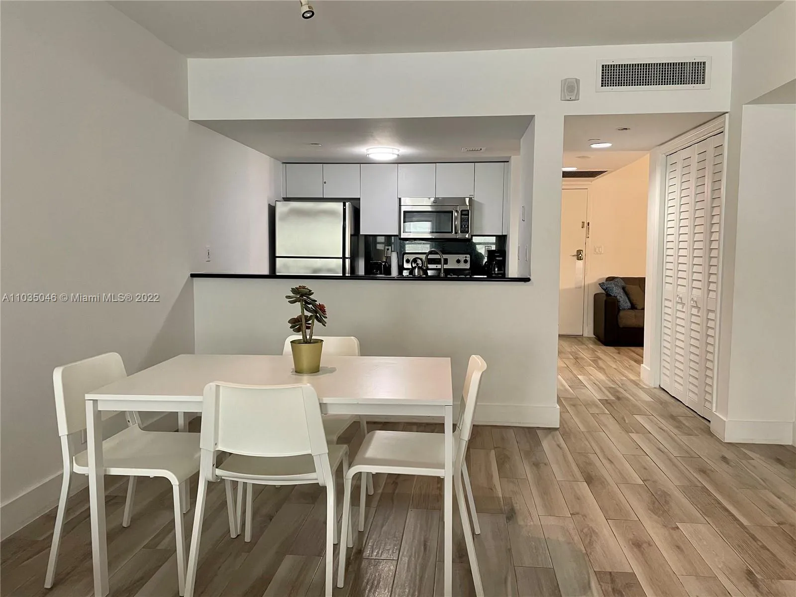 834 Ocean Dr # 406, Miami Beach FL 33139