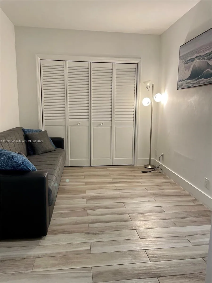 834 Ocean Dr # 406, Miami Beach FL 33139