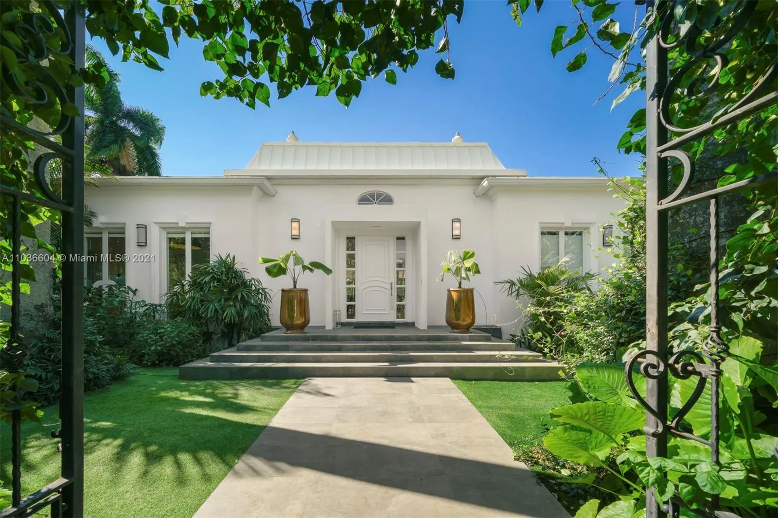 5 bedroom 5 bath for sale at 6626 Pinetree Ln, Miami Beach FL 33141