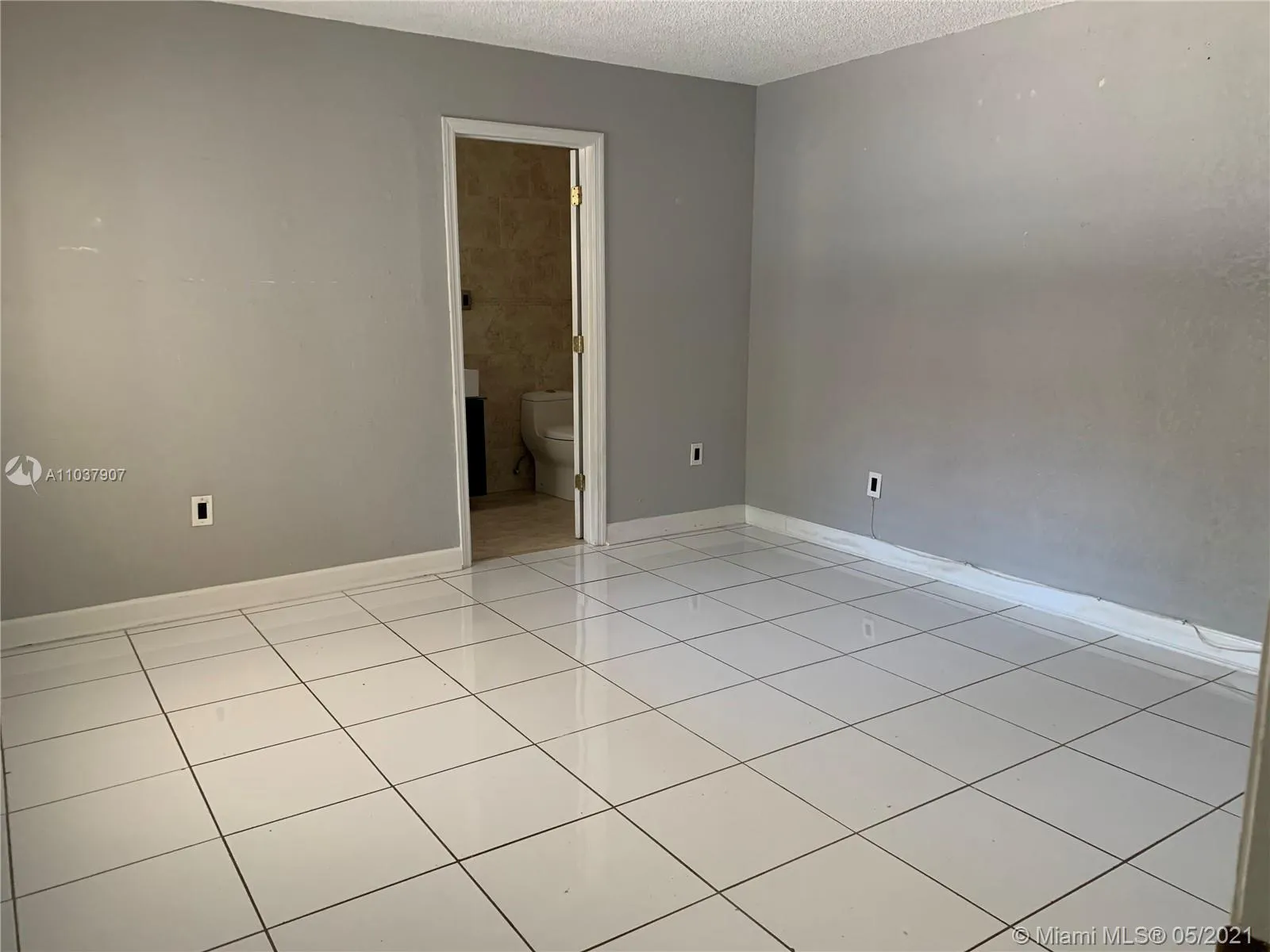 8225 NW 192nd Ter, Hialeah FL 33015