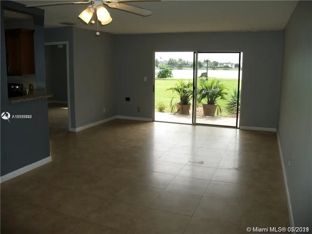 3453 NW 44th St # 107, Oakland Park FL 33309