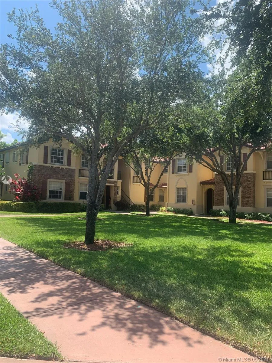 3 bedroom 2 bath for sale at 1388 NE 33rd Ave # 24, Homestead FL 33033