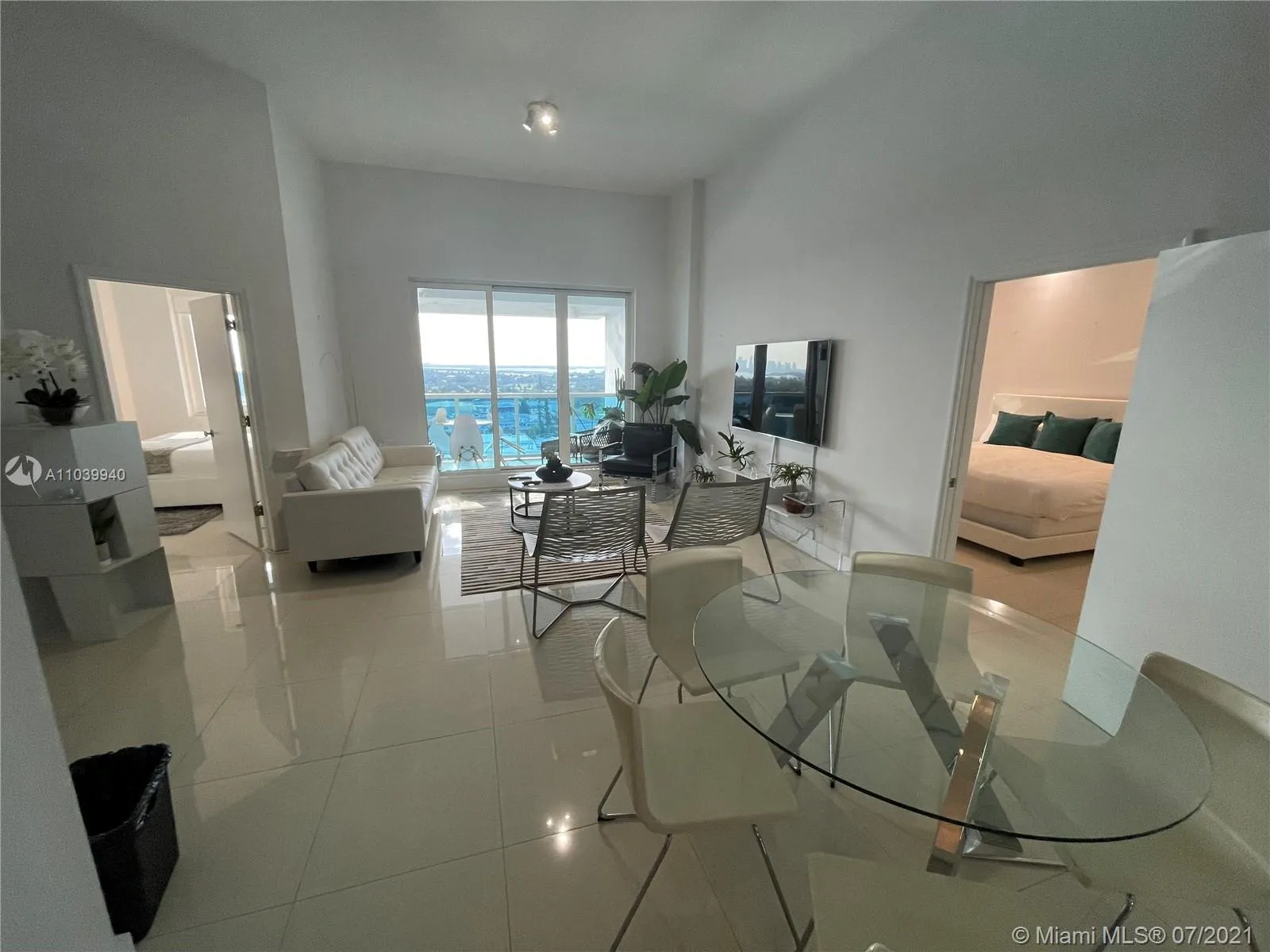 2 bedroom 2 bath for rent at 2301 Collins Ave # 1626, Miami Beach FL 33139