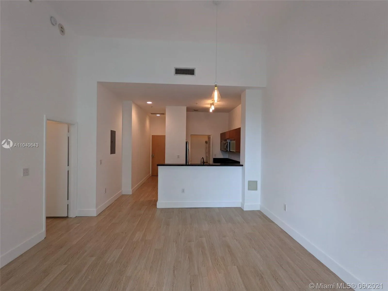 1 bedroom 1 bath for sale at 244 Biscayne Blvd # 206, Miami FL 33132
