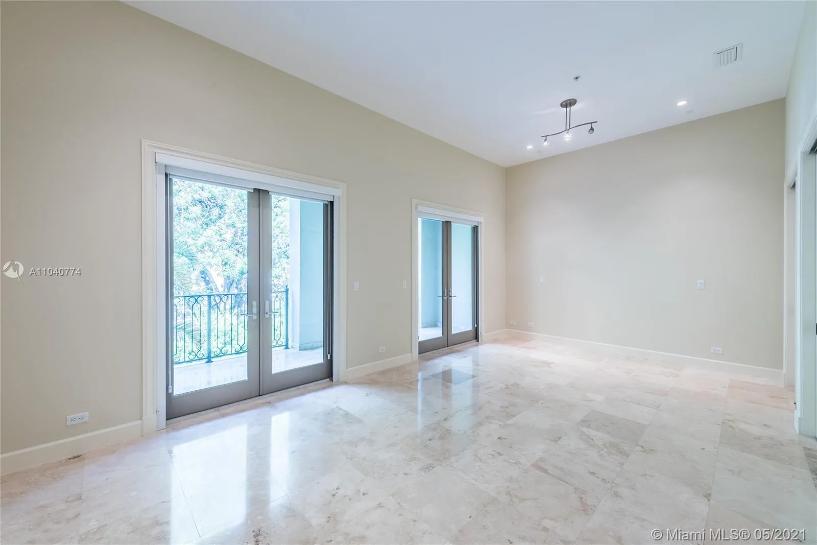 7430 SW 56th Ct, Miami FL 33143