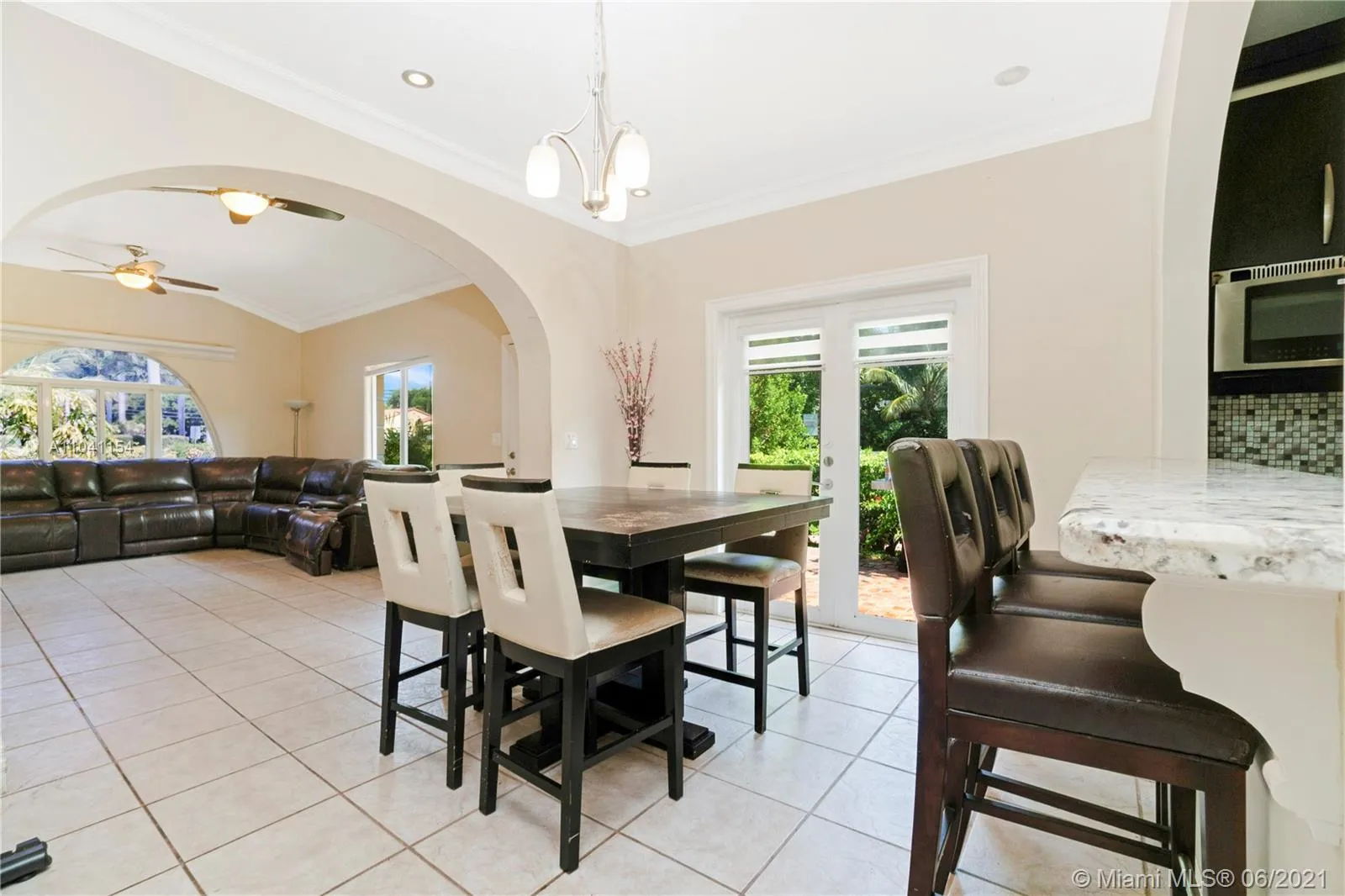 3 bedroom 3 bath for sale at 1255 Lenox Ave, Miami Beach FL 33139