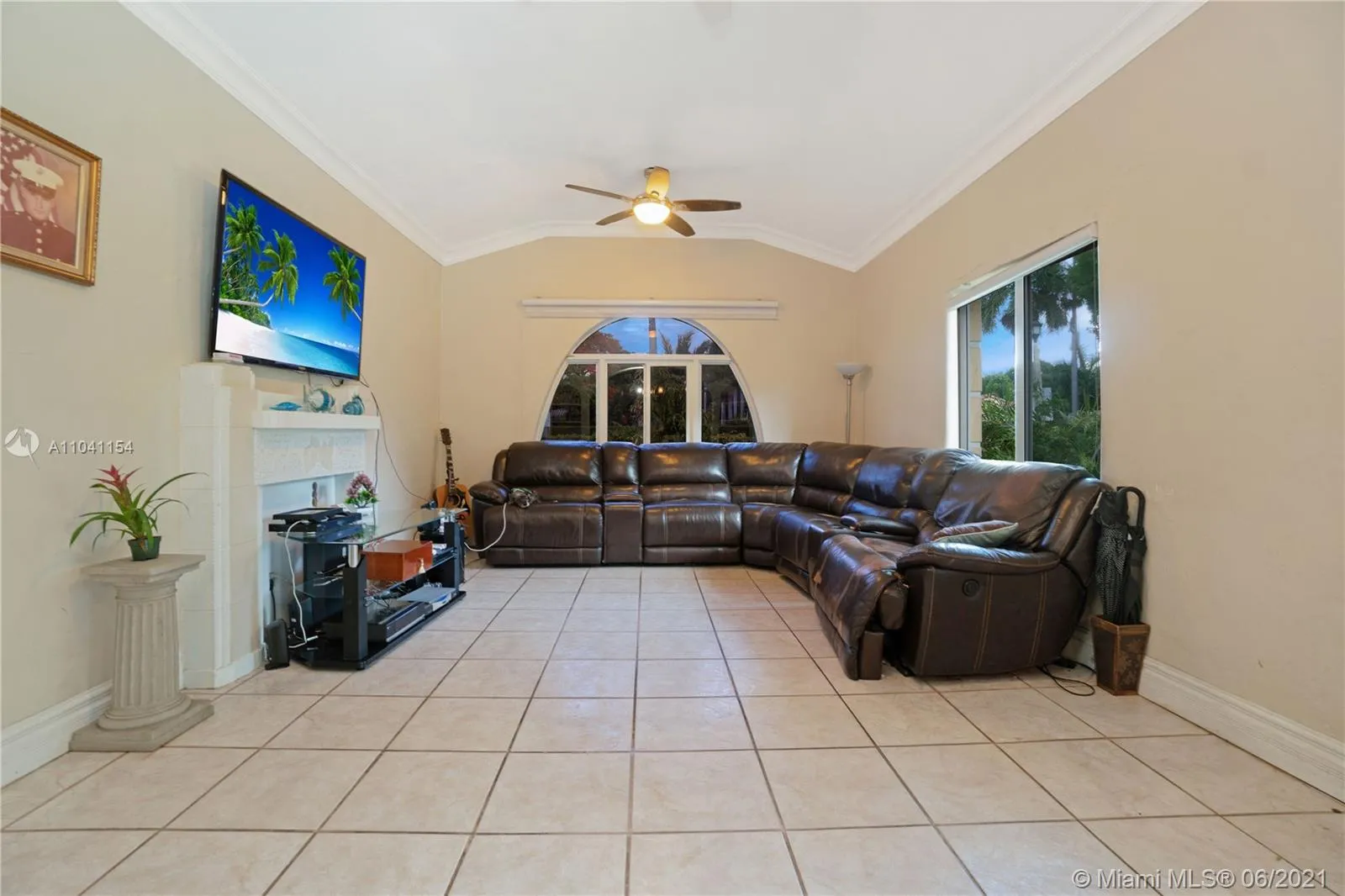 1255 Lenox Ave, Miami Beach FL 33139