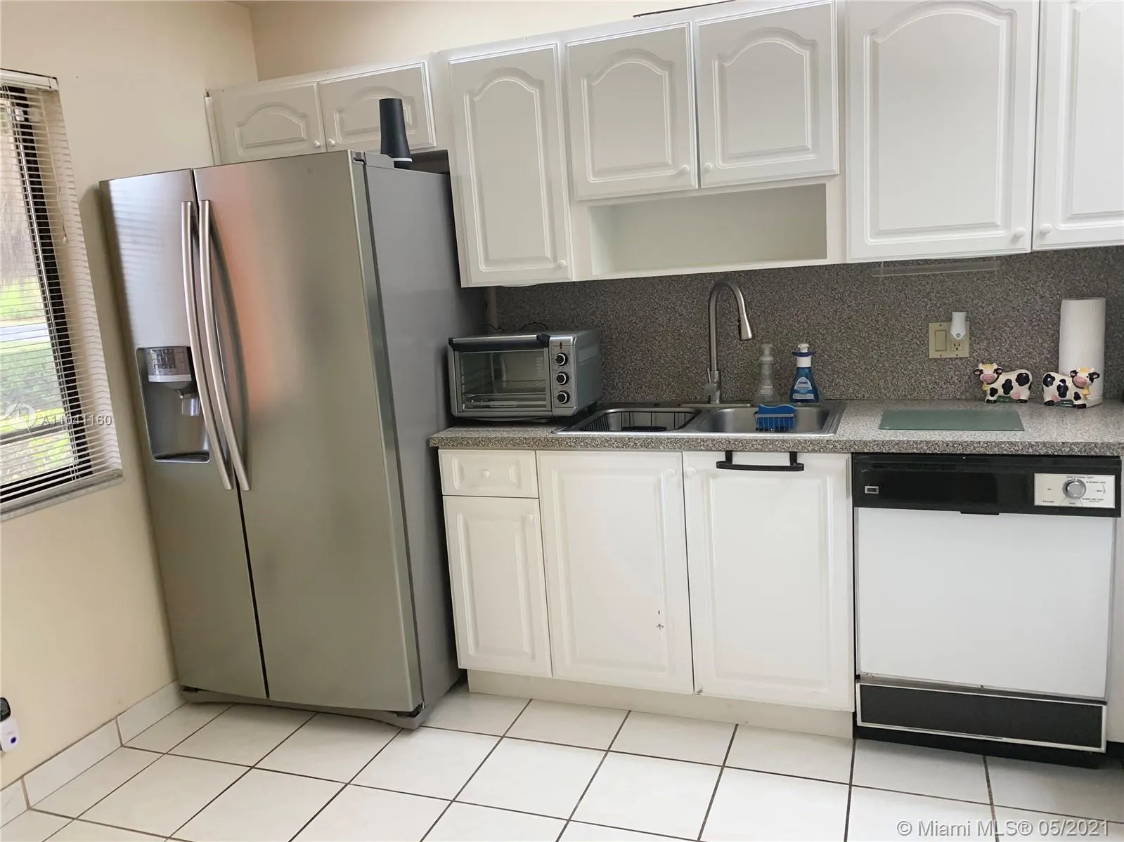 399 Lakeview Dr # 101, Weston FL 33326