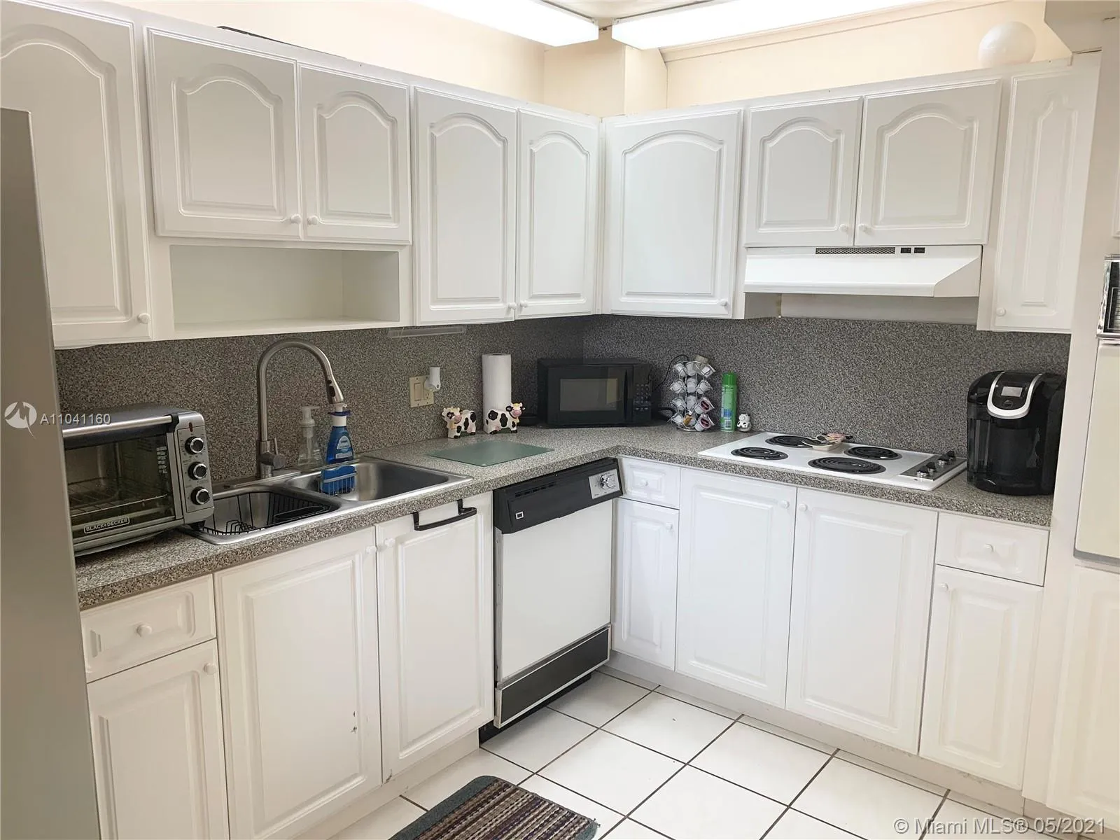 399 Lakeview Dr # 101, Weston FL 33326