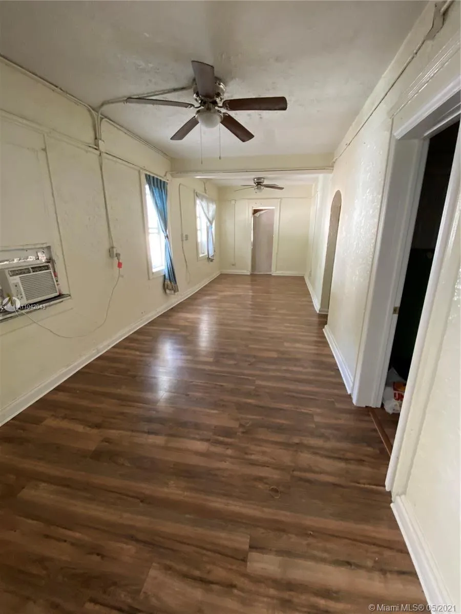 60 NW 60th St, Miami FL 33127