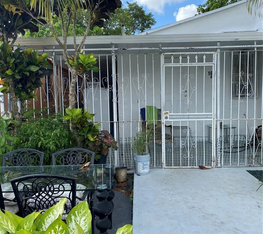 60 NW 60th St, Miami FL 33127