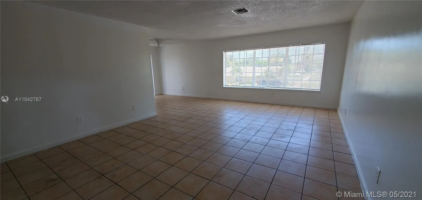 1833 NW 54th Ter, Lauderhill FL 33313
