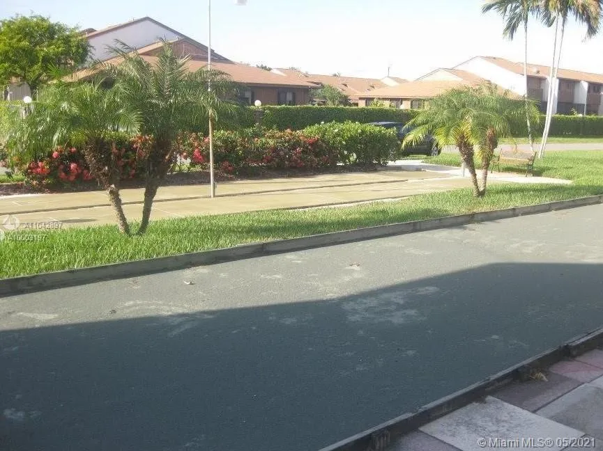 1 bedroom 1 bath for sale at 1520 Mckinley St # 106E, Hollywood FL 33020