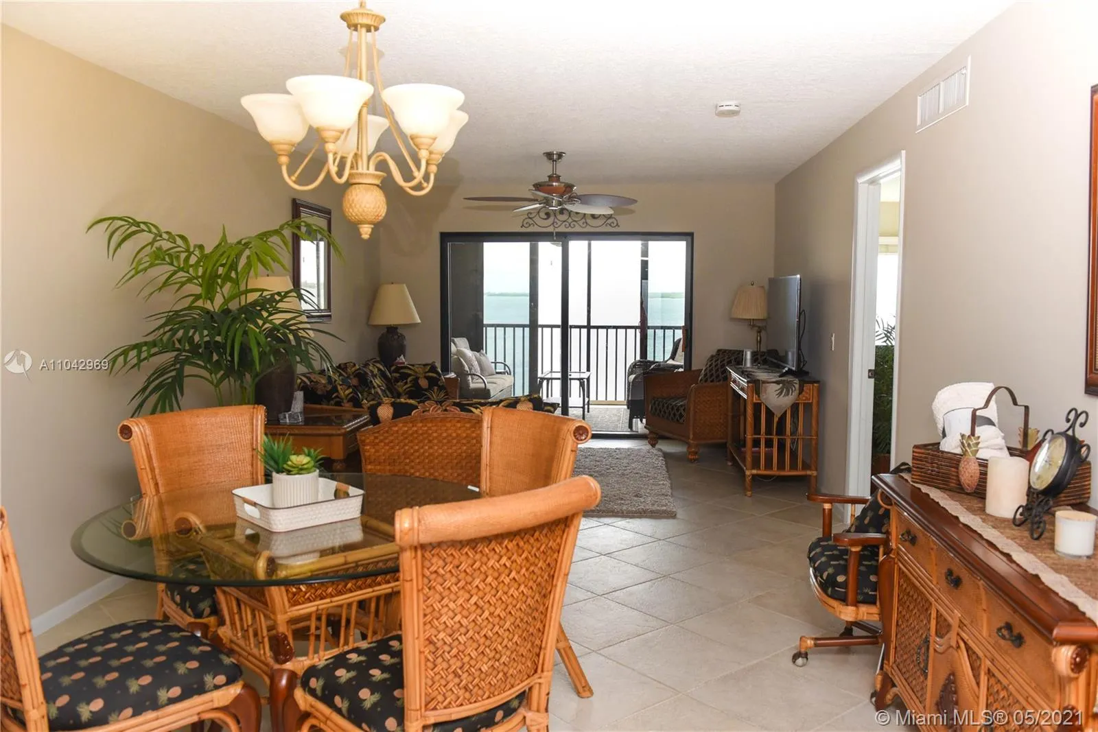 20 NE Plantation Rd # 306, Hutchinson Island FL 34996