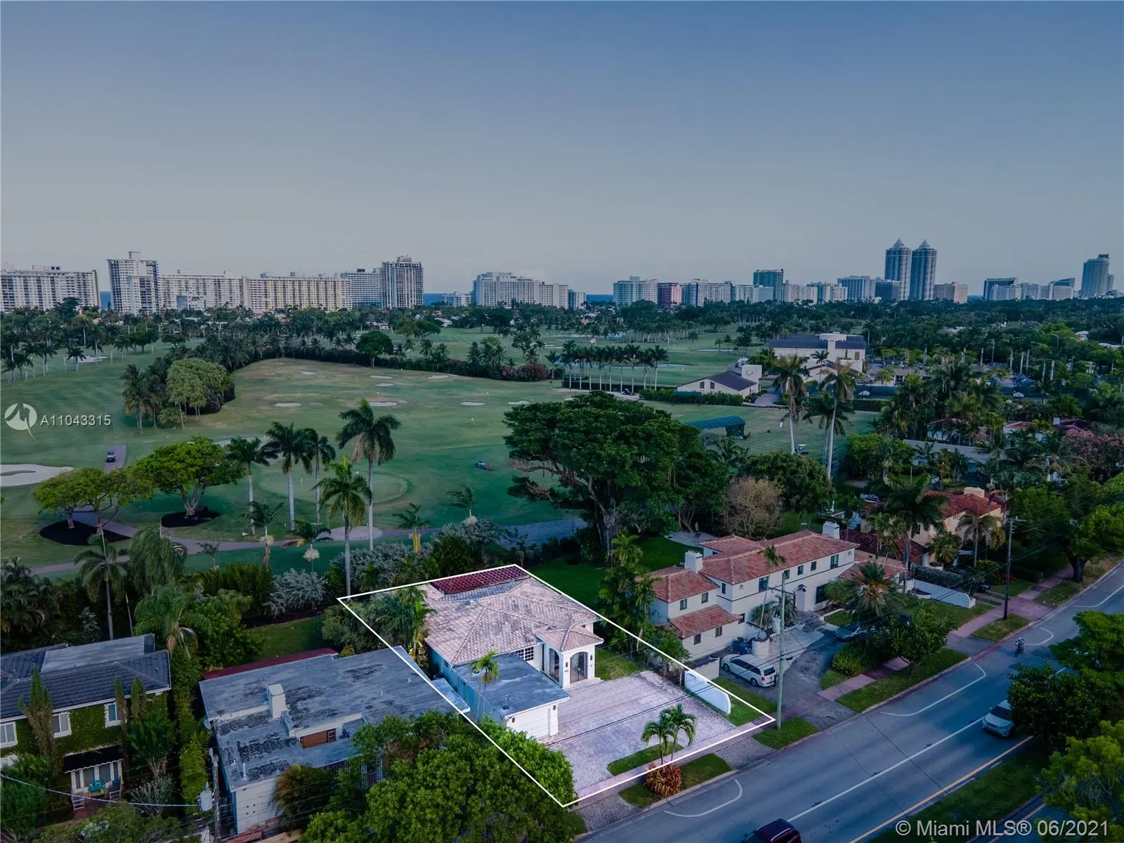 5825 Alton Rd, Miami Beach FL 33140