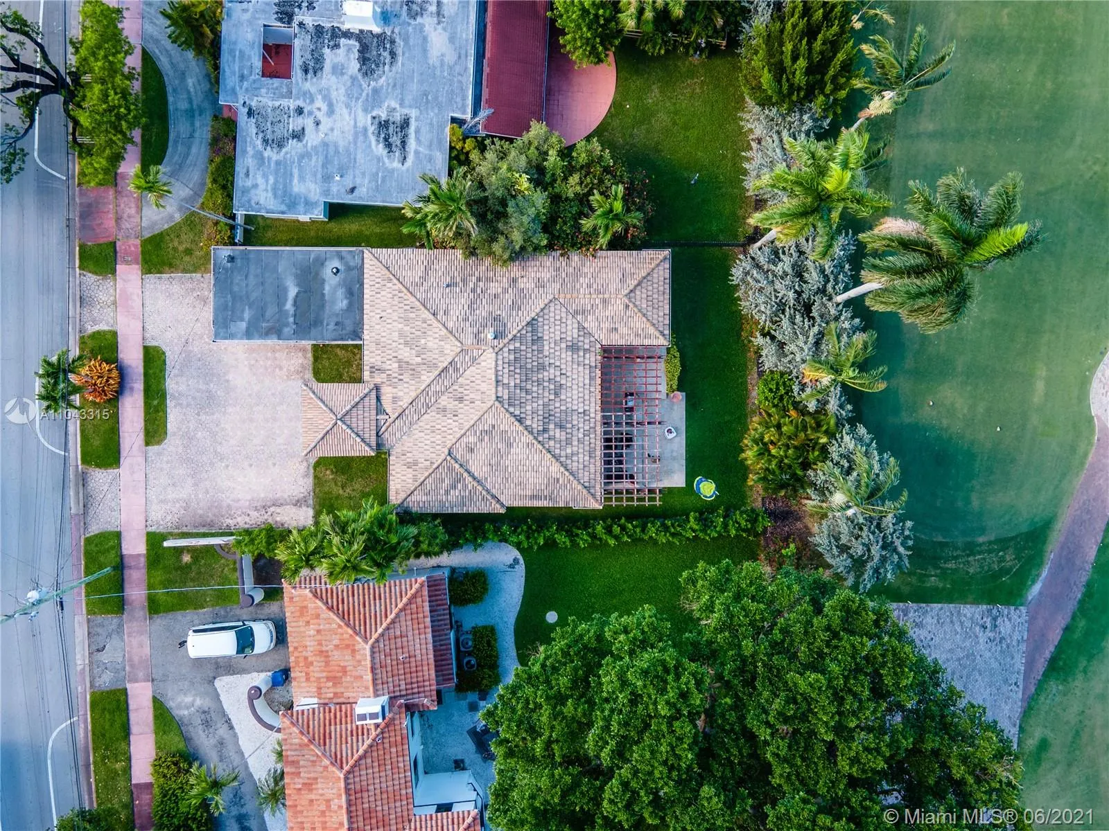 5825 Alton Rd, Miami Beach FL 33140