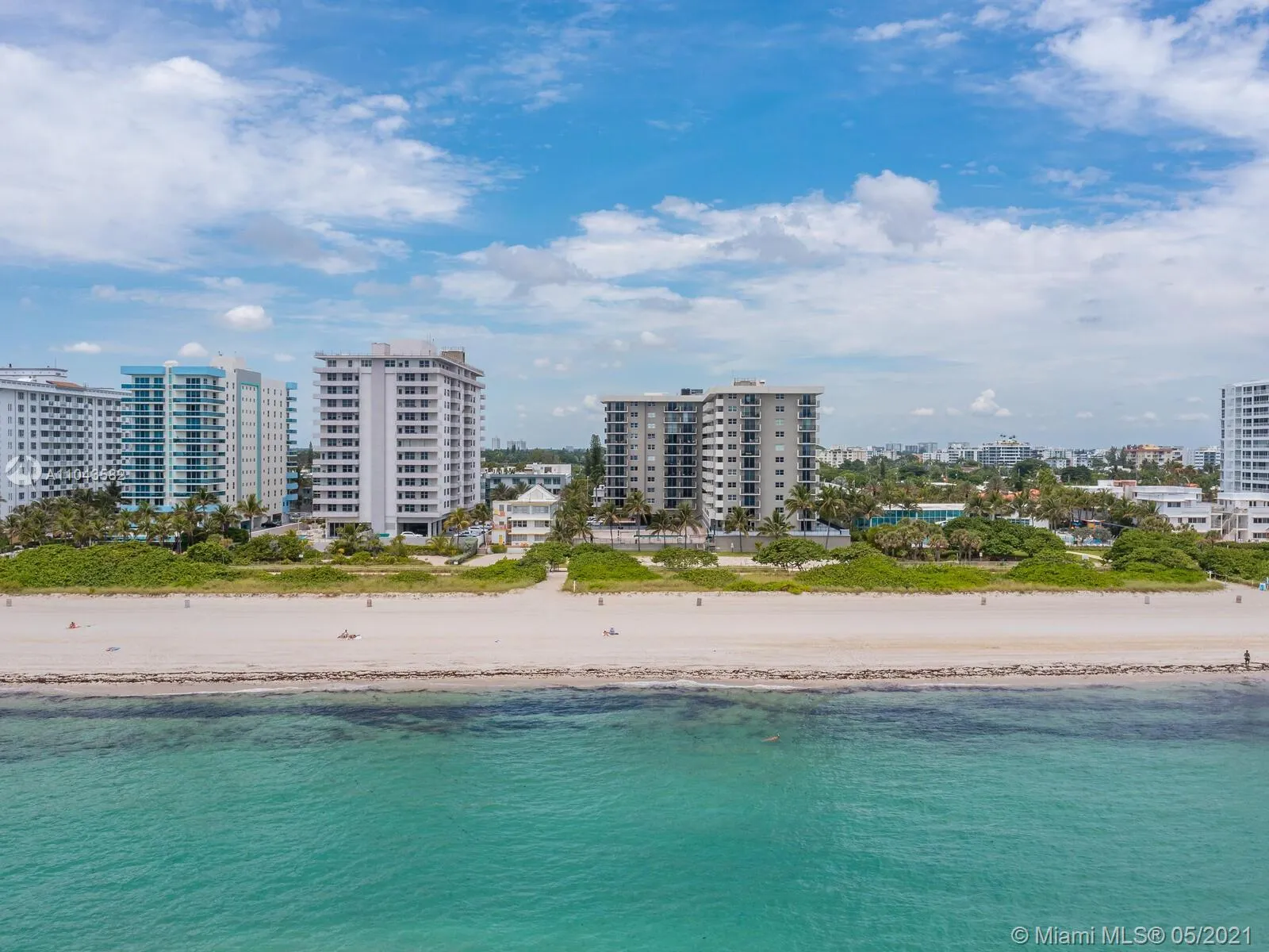 2 bedroom 2 bath for sale at 9273 Collins Ave # 907, Surfside FL 33154