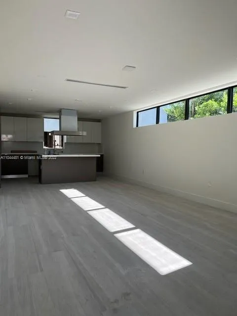 1794 SW 9th St # B, Miami FL 33135