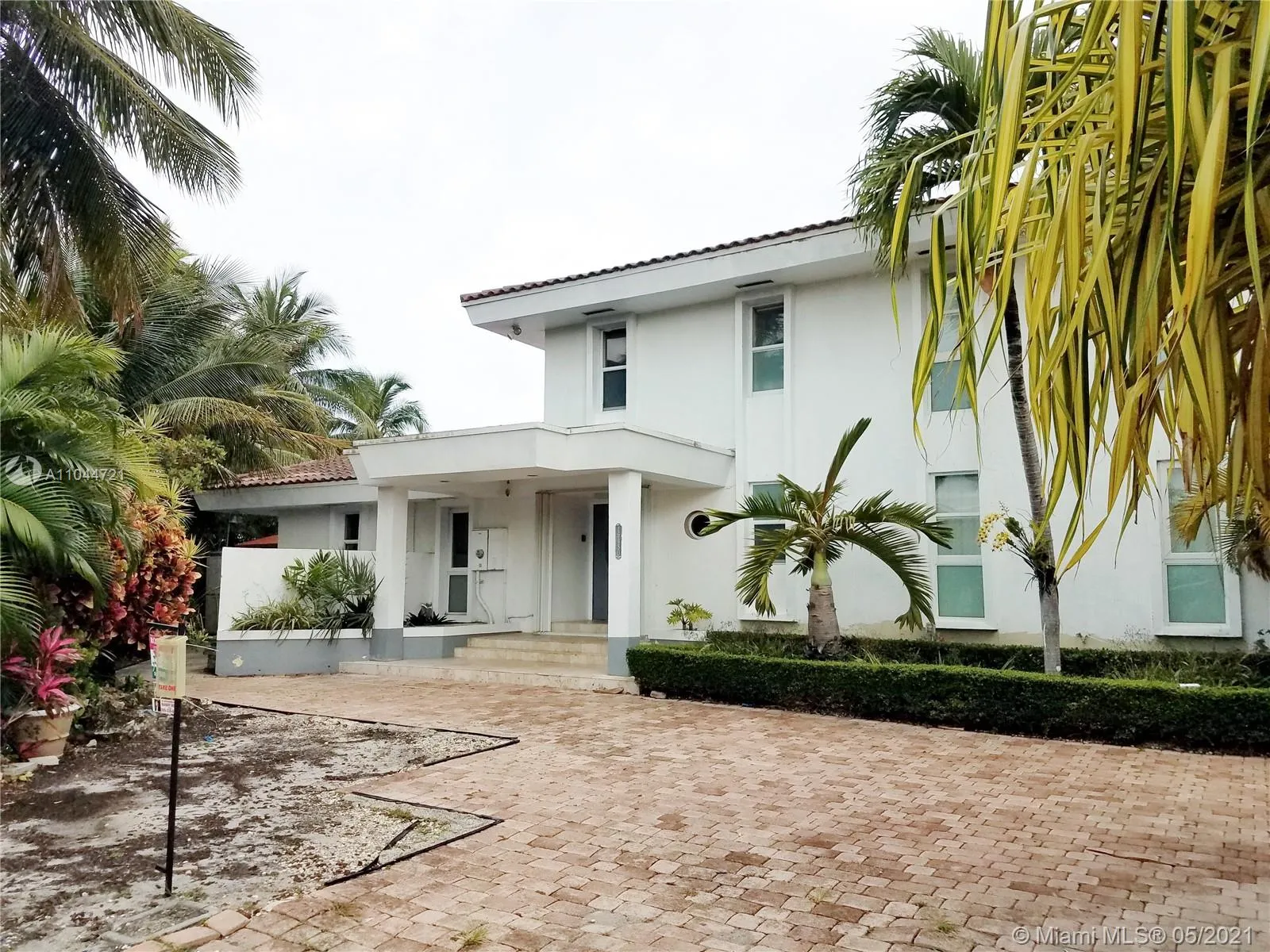 16480 NE 30th Ave, North Miami Beach FL 33160