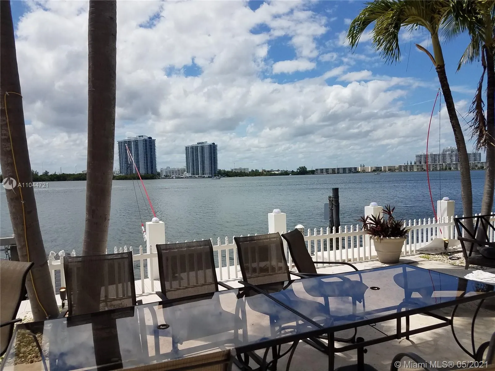 16480 NE 30th Ave, North Miami Beach FL 33160