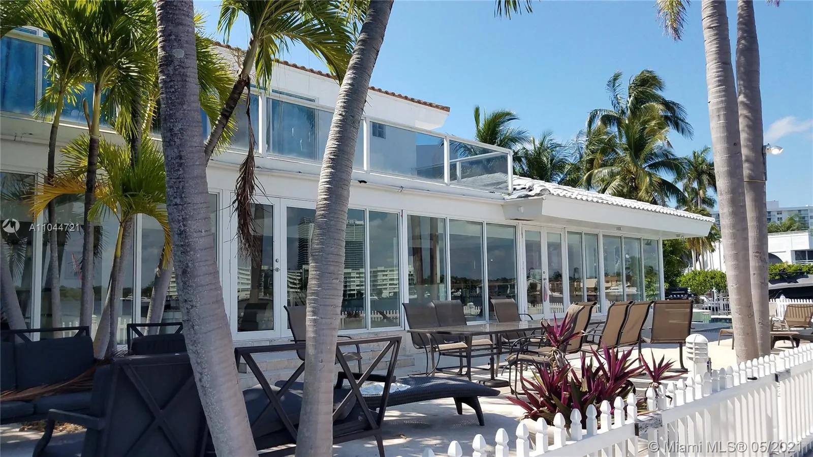 16480 NE 30th Ave, North Miami Beach FL 33160