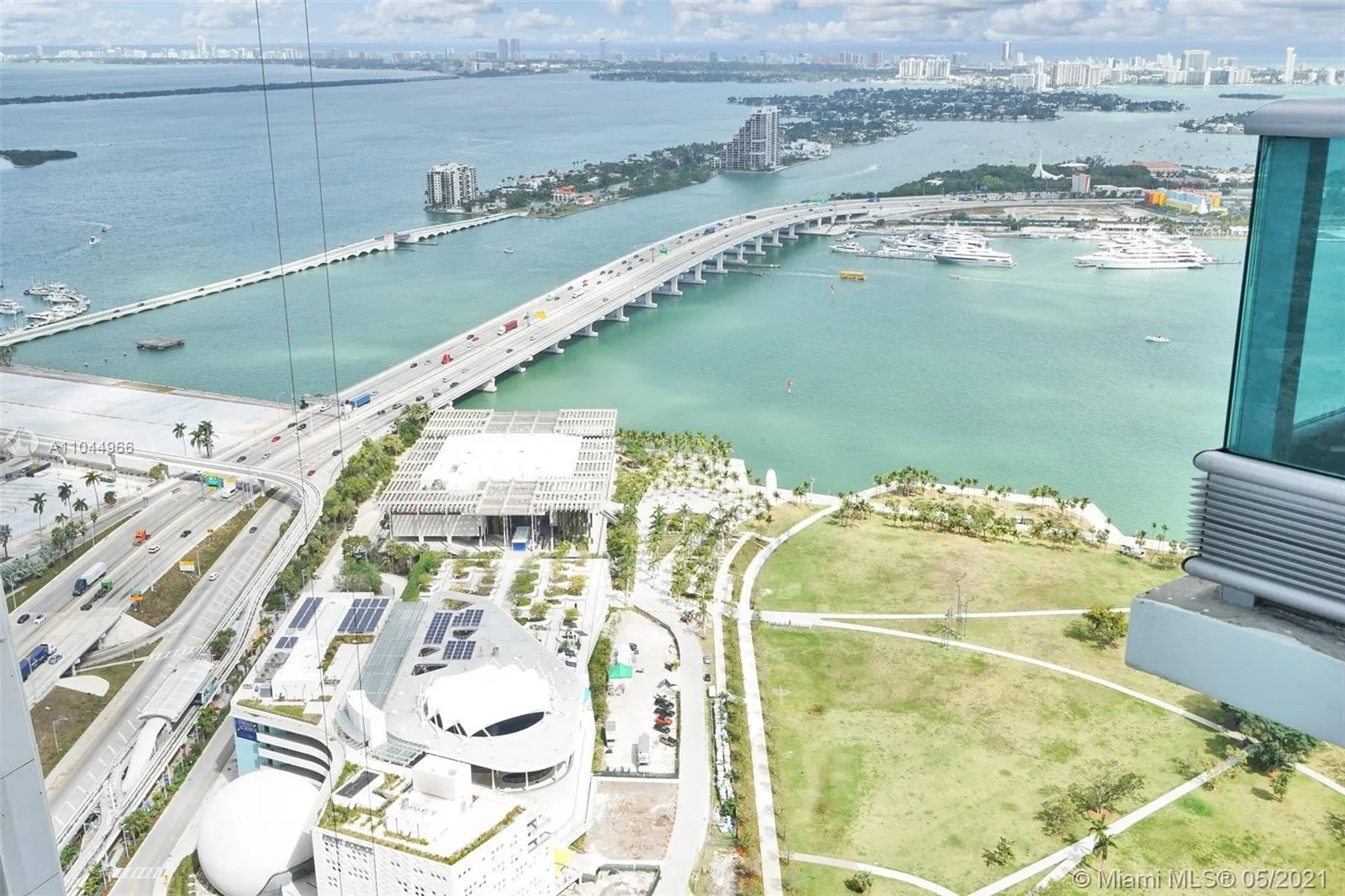 1 bedroom 2 bath for sale at 900 Biscayne Blvd # 5510, Miami FL 33132