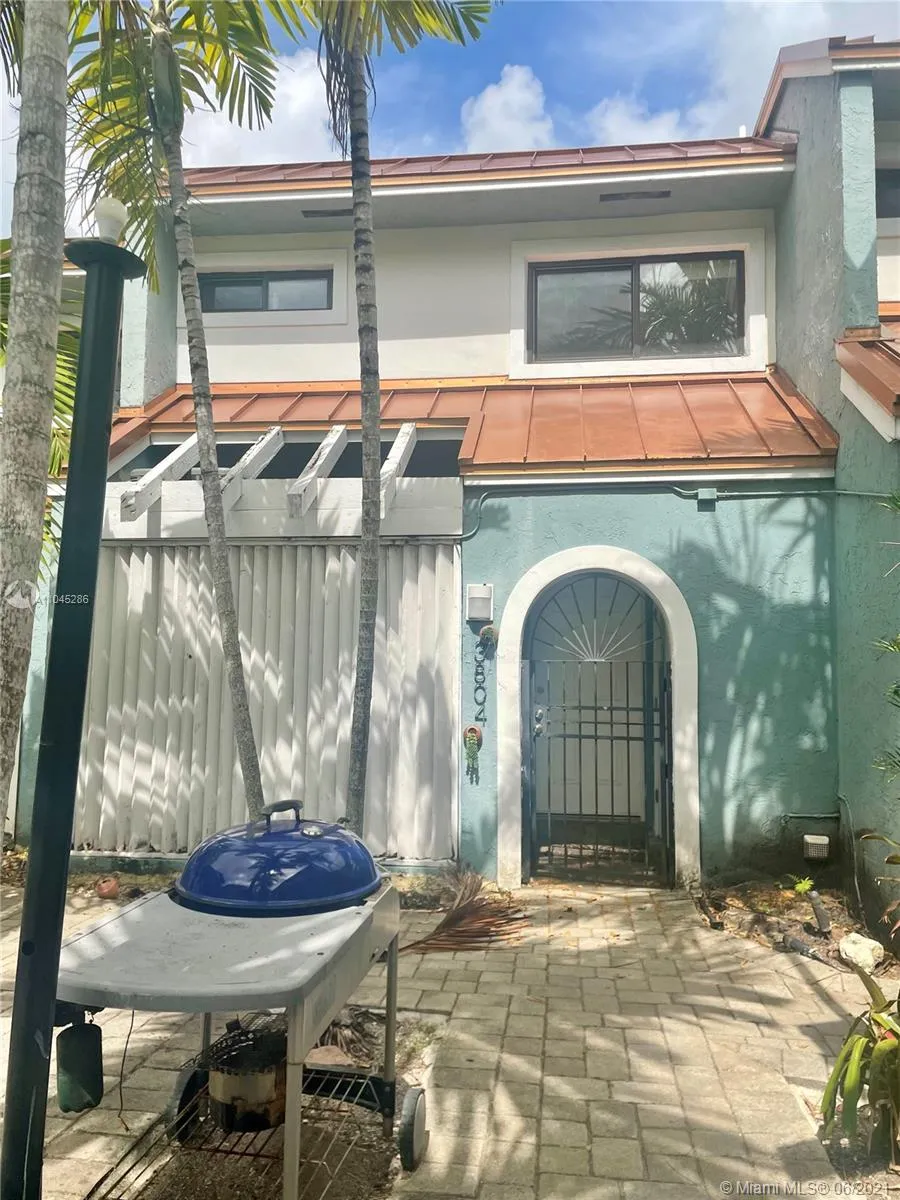 2 bedroom 1 bath for sale at 3804 NE 6th Ave # 3, Miami FL 33137