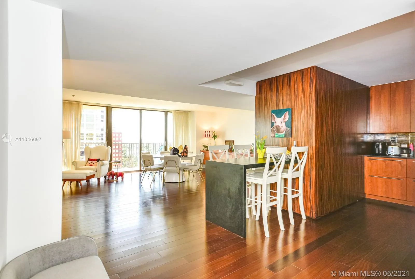 3 bedroom 3 bath for rent at 1450 Brickell Bay Dr # 1907, Miami FL 33131