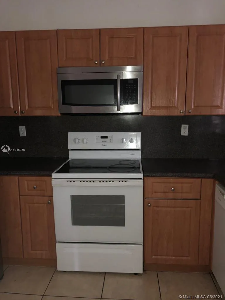 3 bedroom 2 bath for sale at 1651 SE 28th Ct # 205, Homestead FL 33035