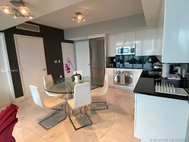 92 SW 3rd St # 4411, Miami FL 33130