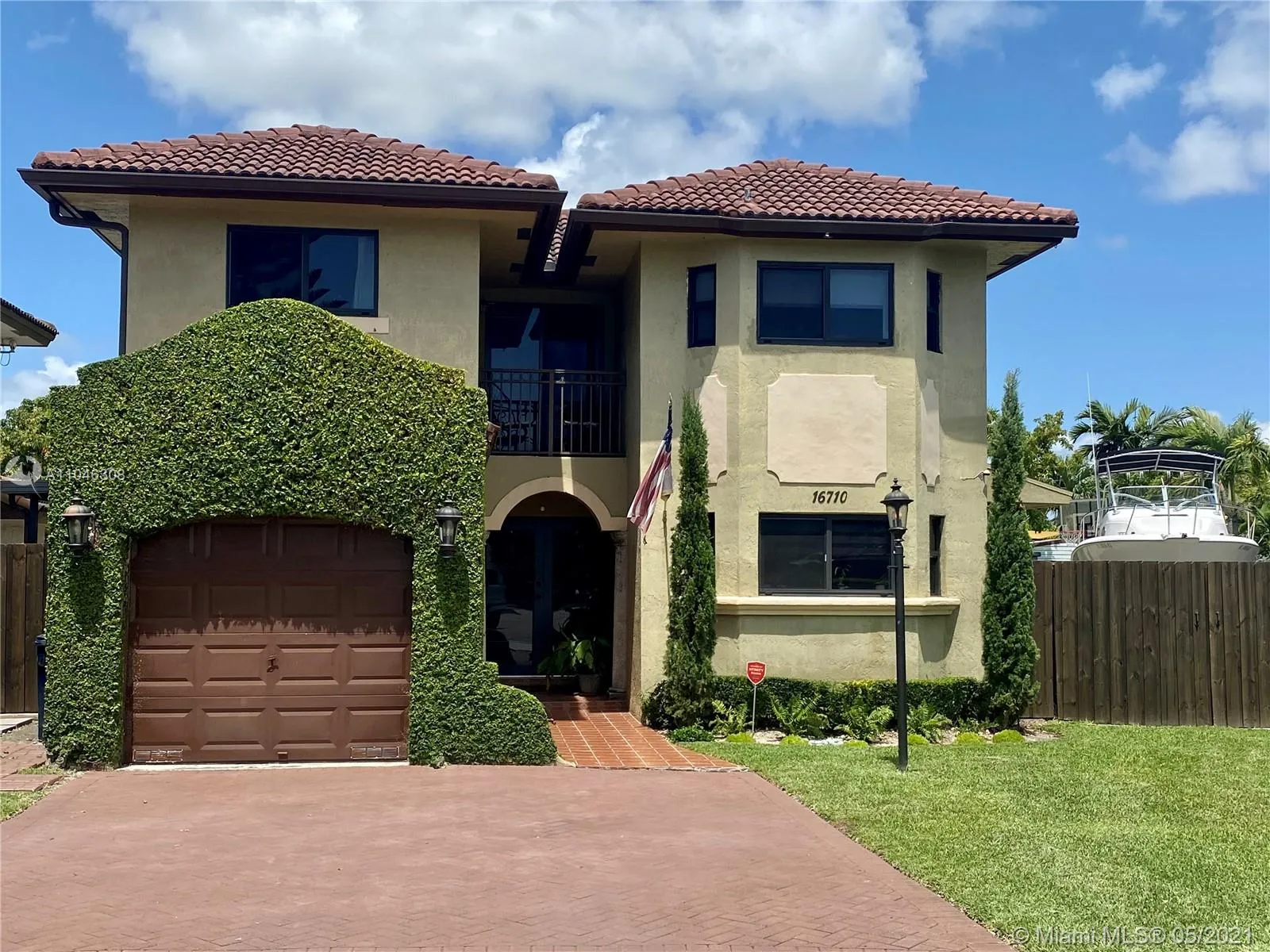 3 bedroom 2 bath for rent at 16710 SW 140th Ave, Miami FL 33177