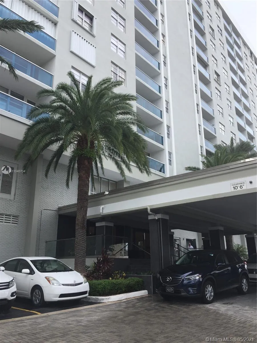 1 bedroom 1 bath for sale at 6770 Indian Creek Dr # 4R, Miami Beach FL 33141