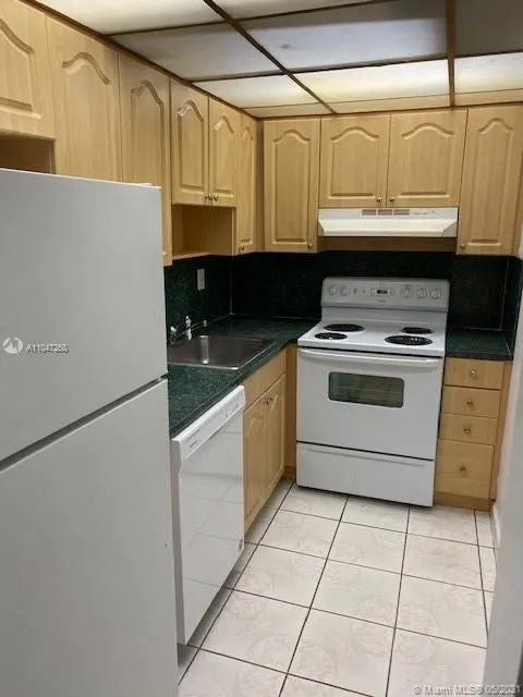 4715 NW 7th St # 2, Miami FL 33126