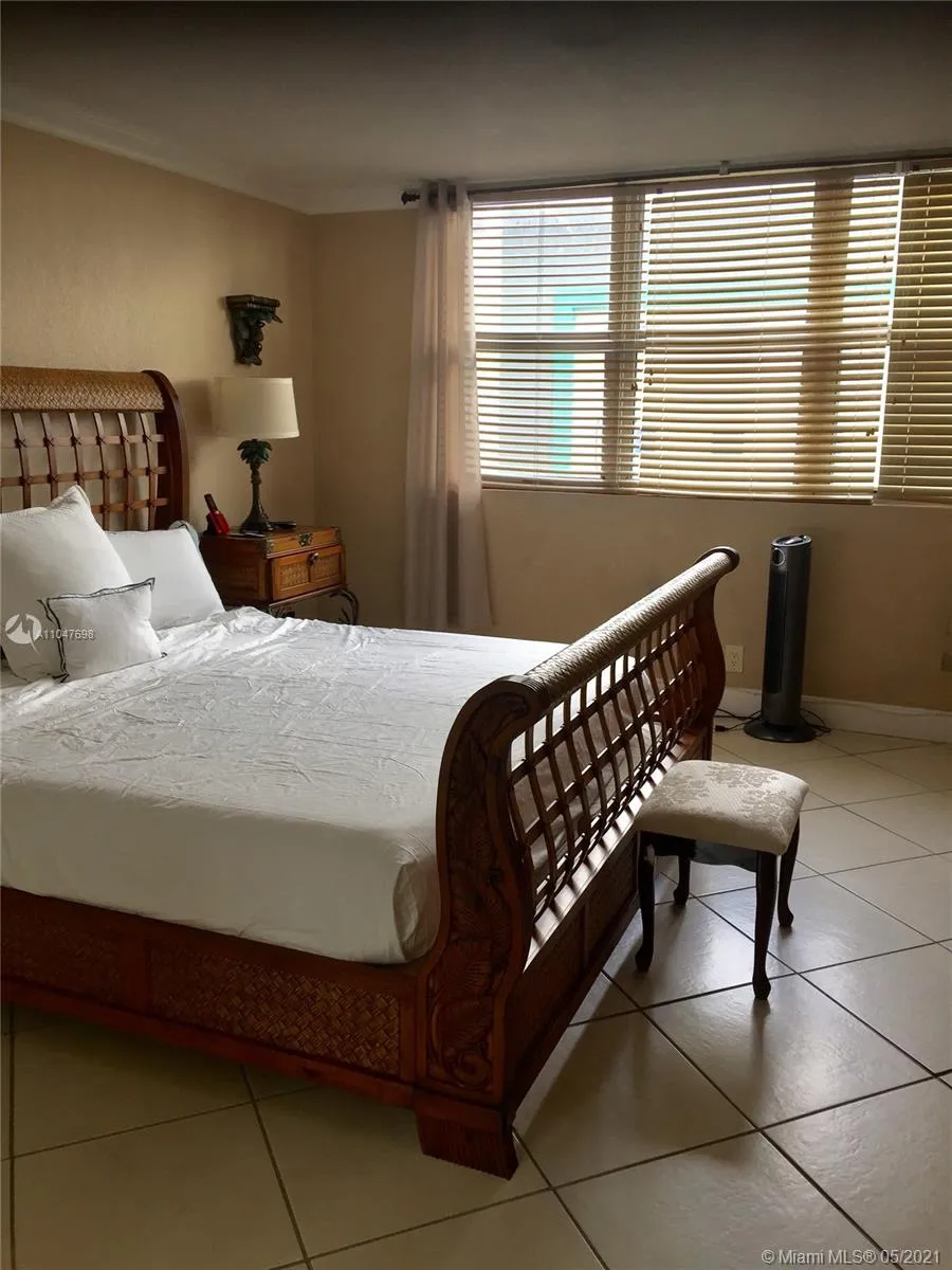 9225 Collins Ave # 1206, Surfside FL 33154