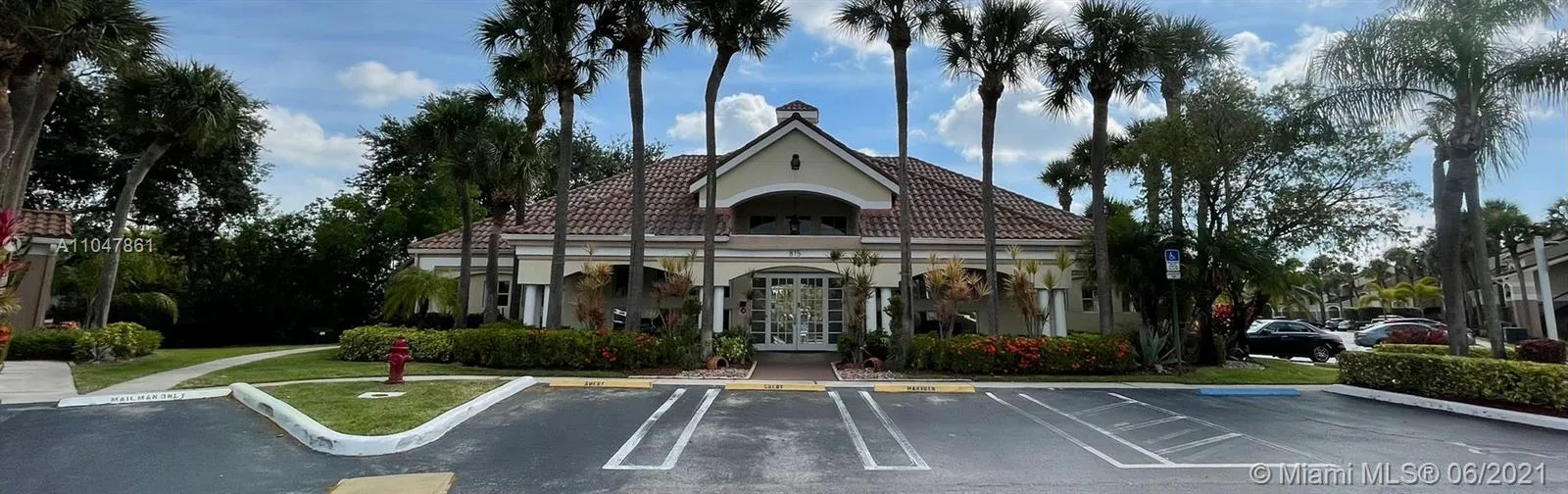 2 bedroom 2 bath for sale at 815 W Boynton Beach Blvd # 101, Boynton Beach FL 33426