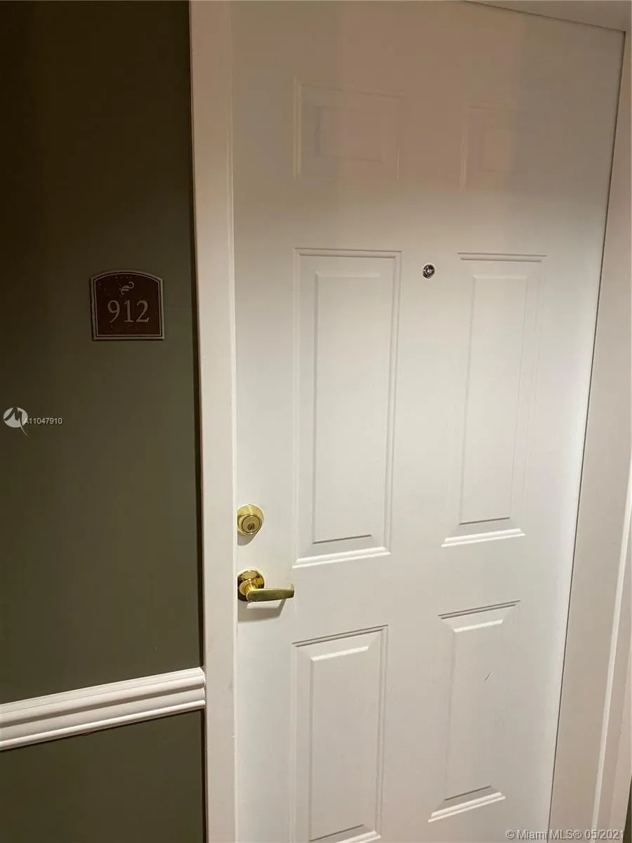 4100 Salzedo St # 912, Coral Gables FL 33146