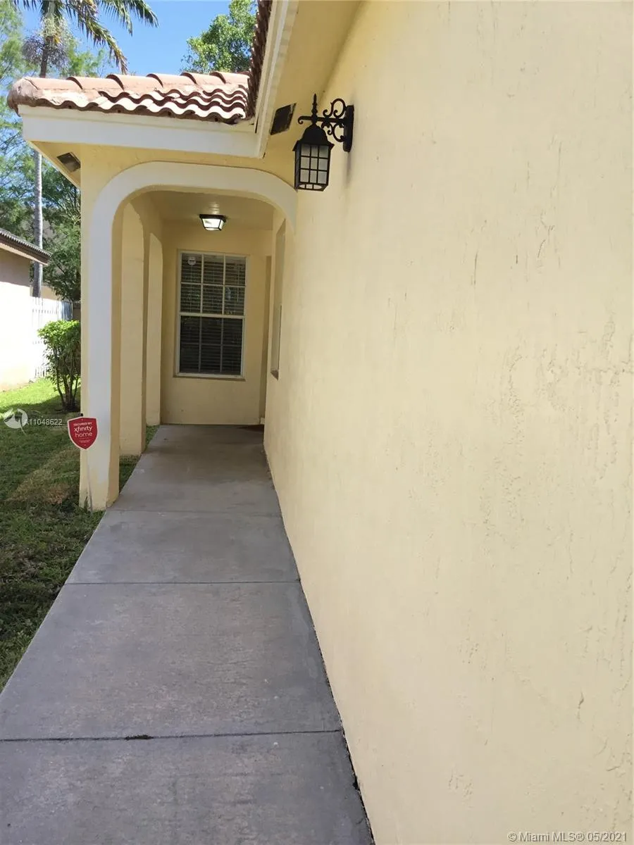 18336 NW 6th St, Pembroke Pines FL 33029
