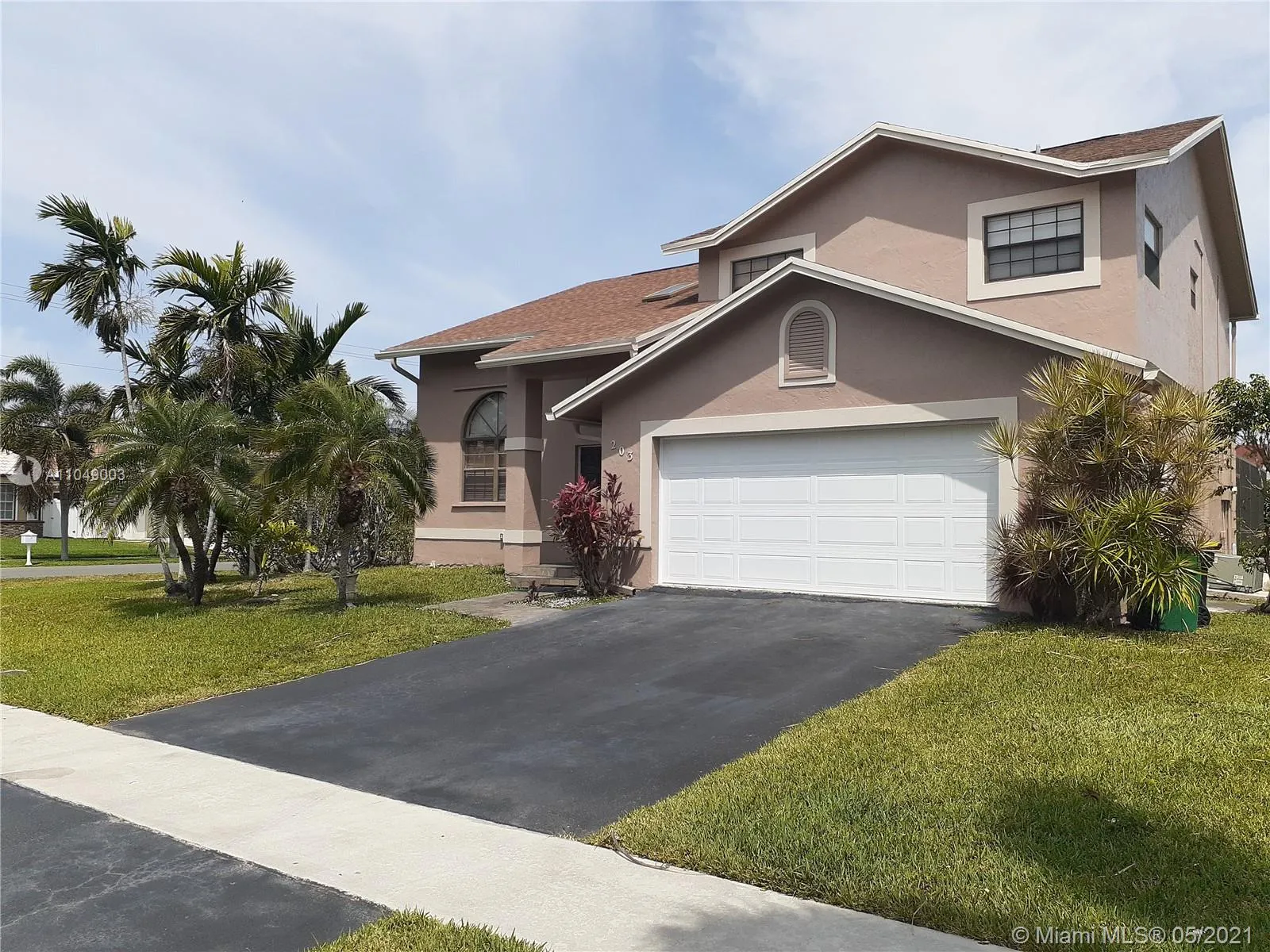 4 bedroom 3 bath for sale at 203 SE 9th St, Dania Beach FL 33004