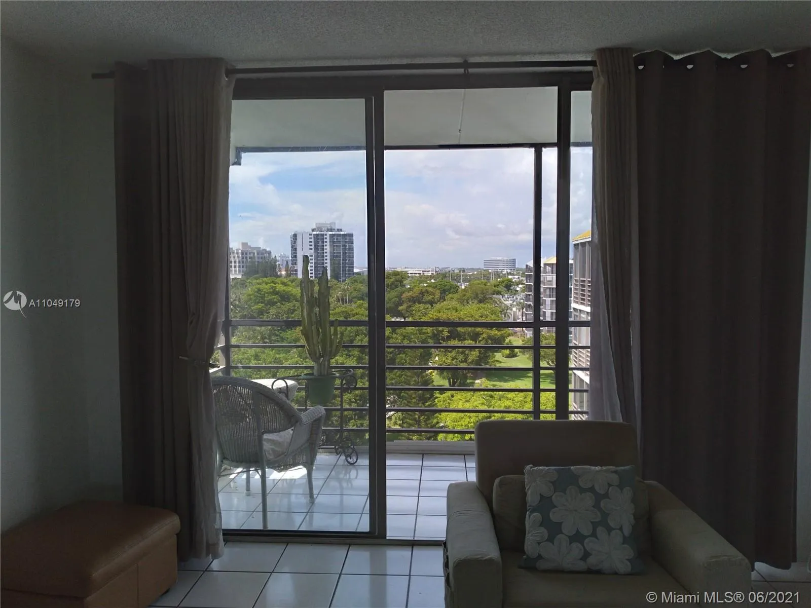 20500 W Country Club Dr # 814, Aventura FL 33180