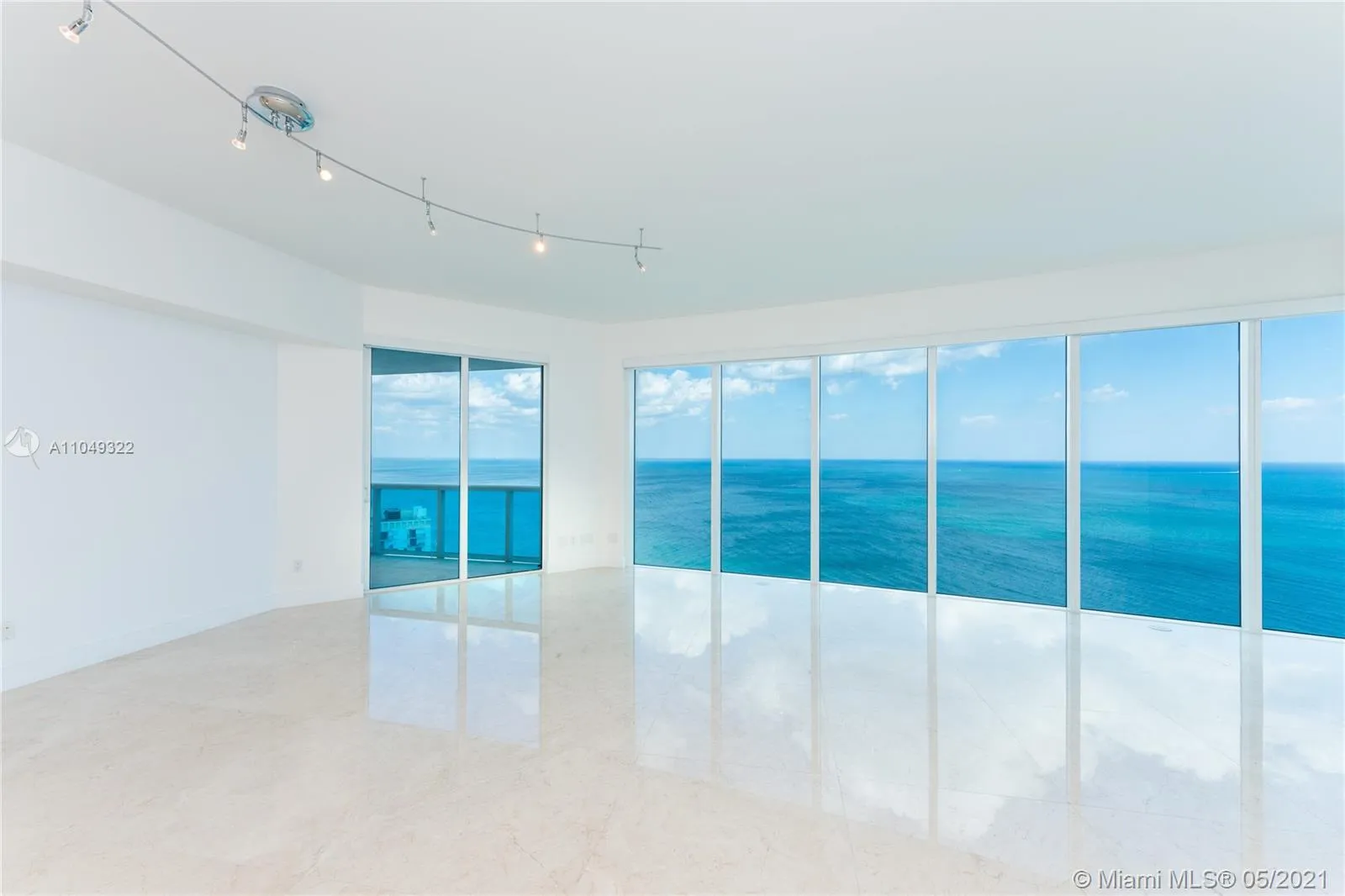 3 bedroom 3 bath for sale at 2711 S Ocean Dr # 3302, Hollywood FL 33019