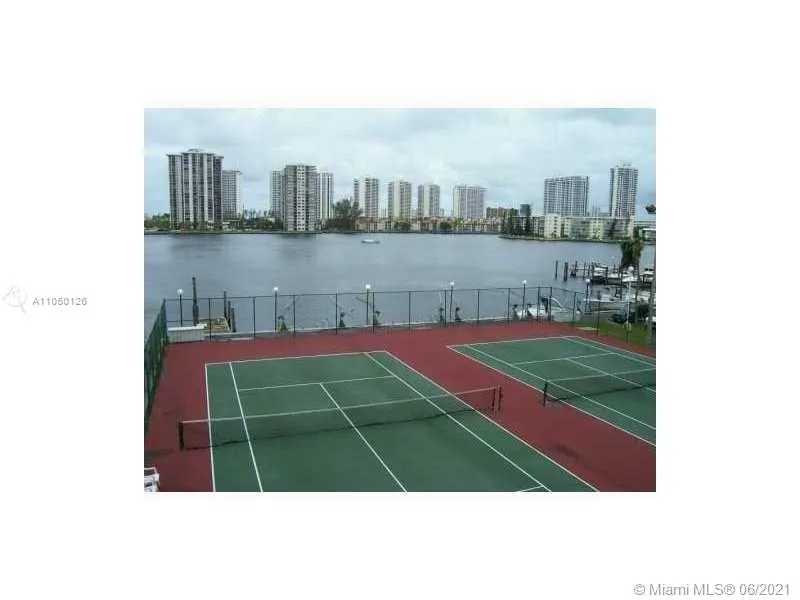 2780 NE 183rd St # 710, Aventura FL 33160