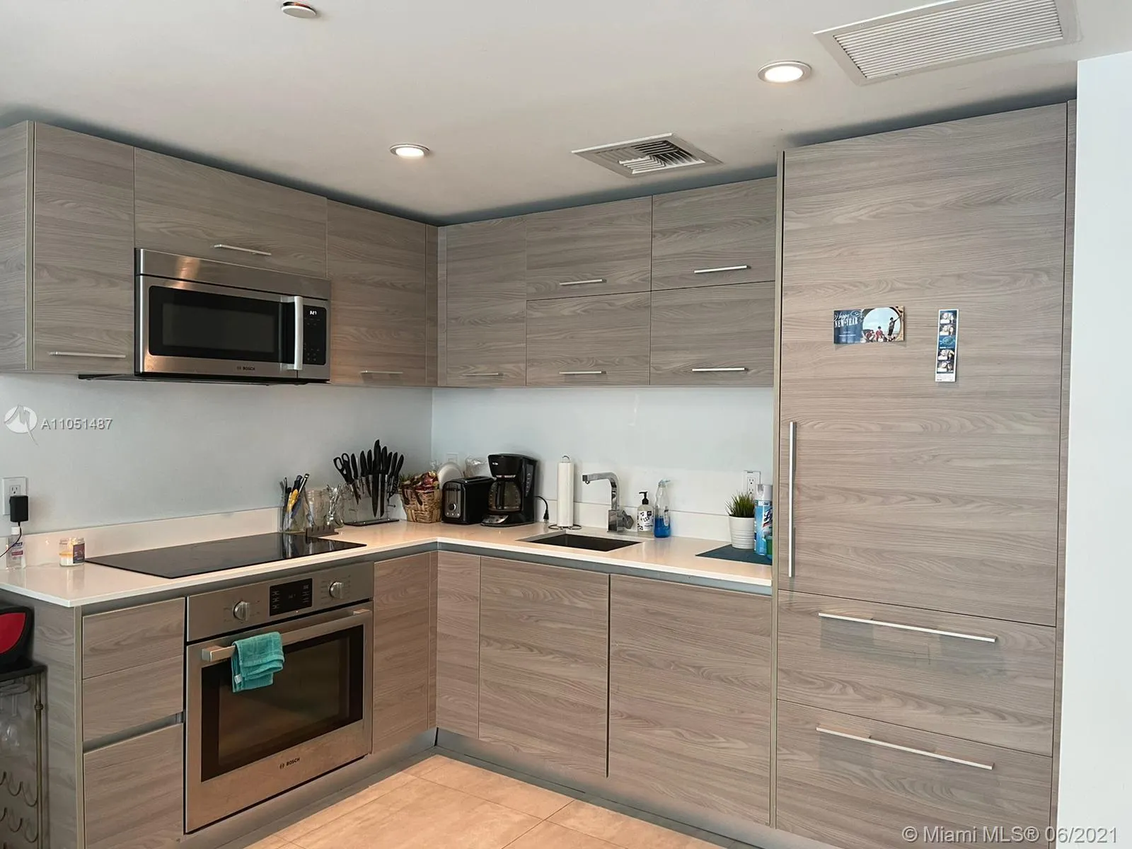 1 bedroom 1 bath for sale at 1300 S Miami Ave # 3807, Miami FL 33130