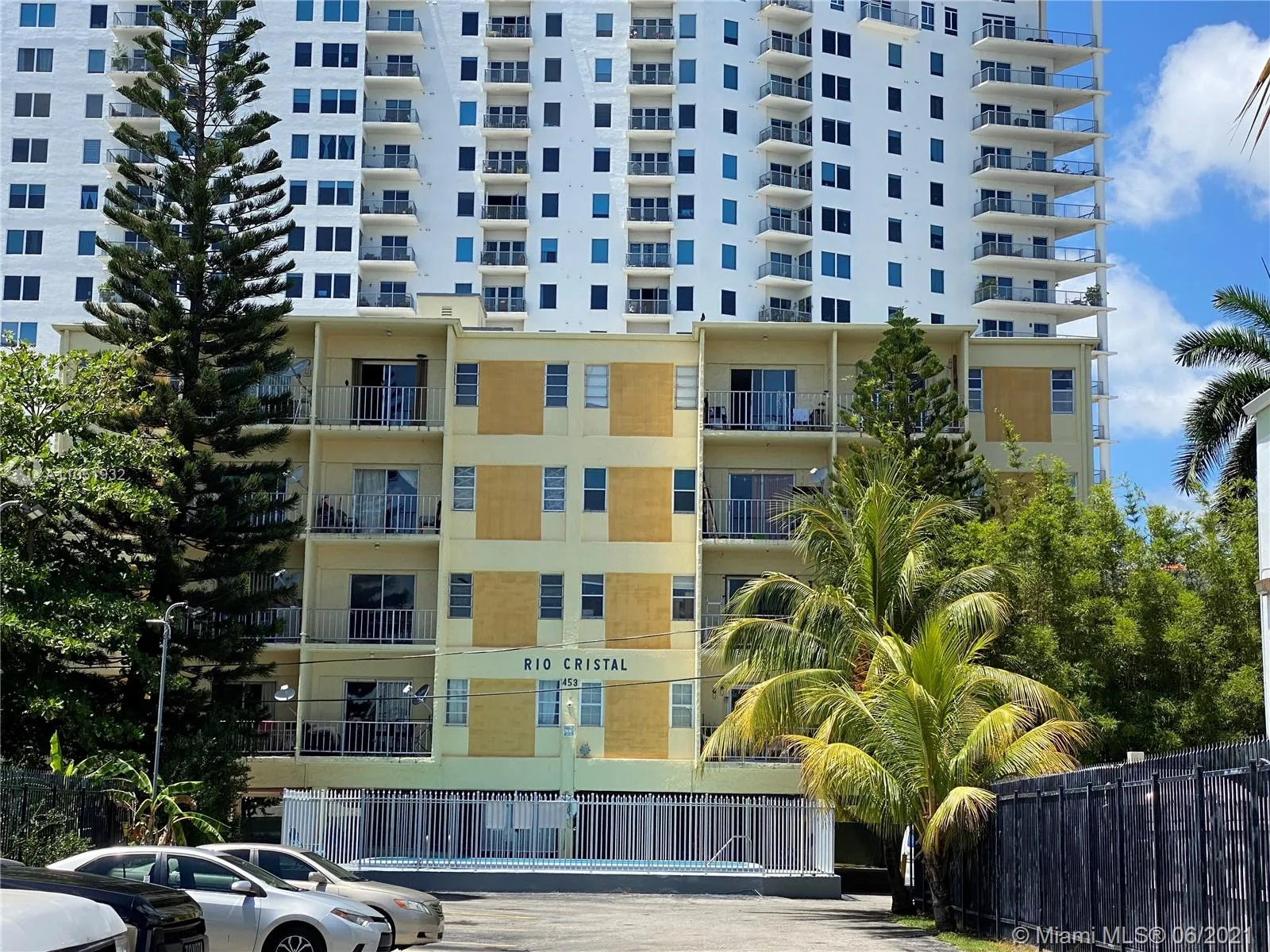 2 bedroom 1 bath for rent at 453 SW 2nd St # 301C, Miami FL 33130