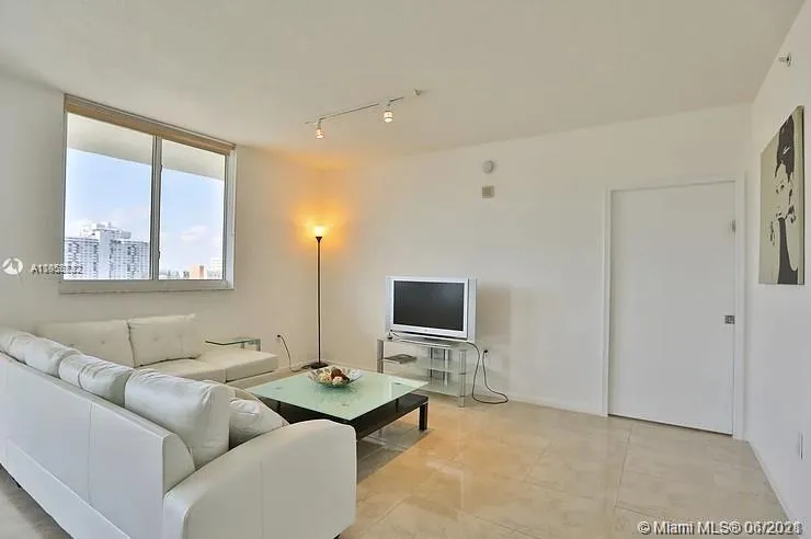 18800 NE 29th Ave # 1018, Aventura FL 33180