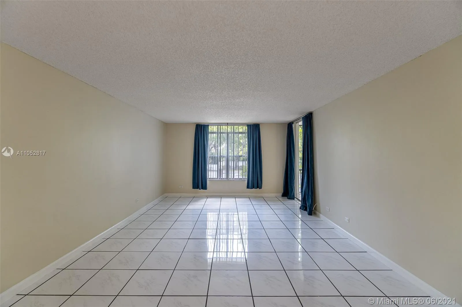 3660 Inverrary Dr # 2X, Lauderhill FL 33319
