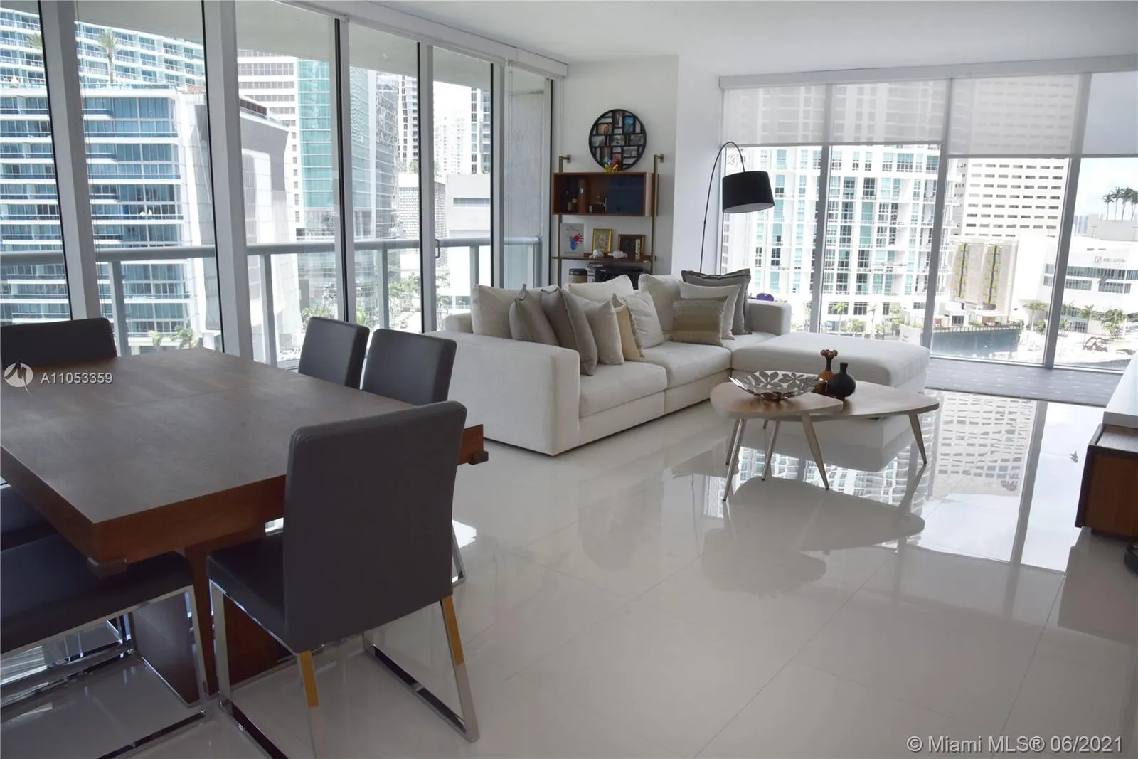 2 bedroom 2 bath for sale at 465 Brickell Ave # 1002, Miami FL 33131