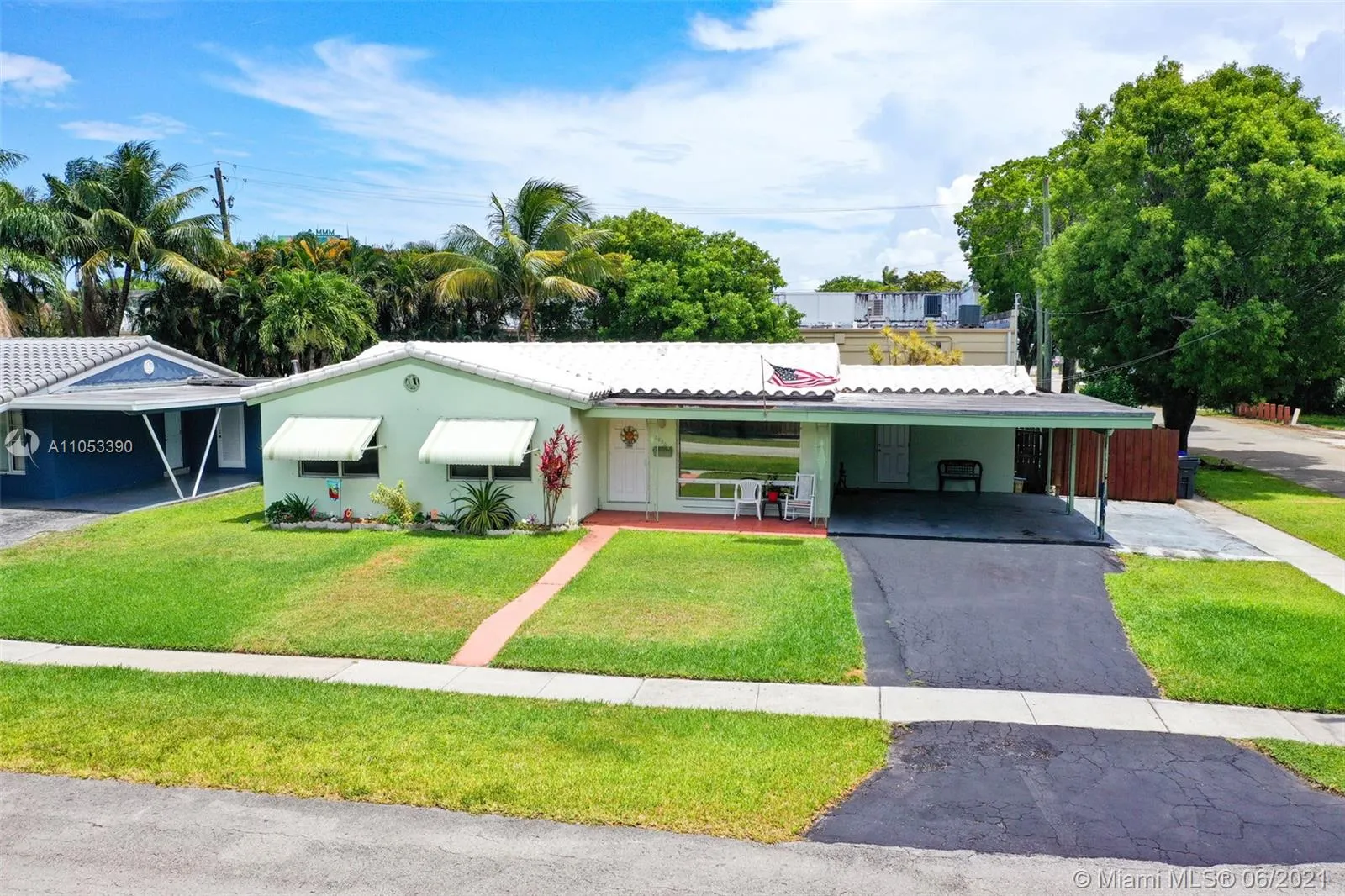 3 bedroom 2 bath for sale at 3050 Grant St, Hollywood FL 33021