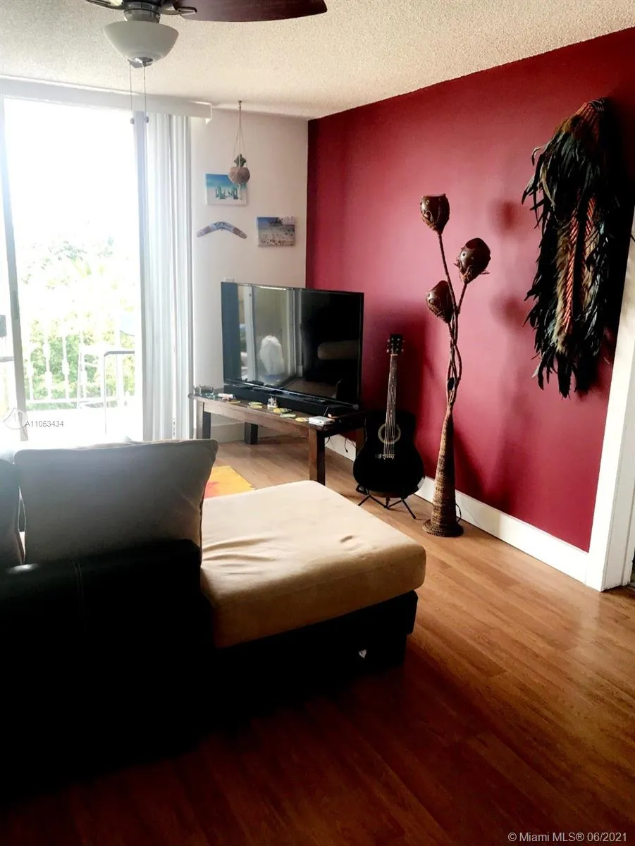 1990 Marseille Dr # 406, Miami Beach FL 33141
