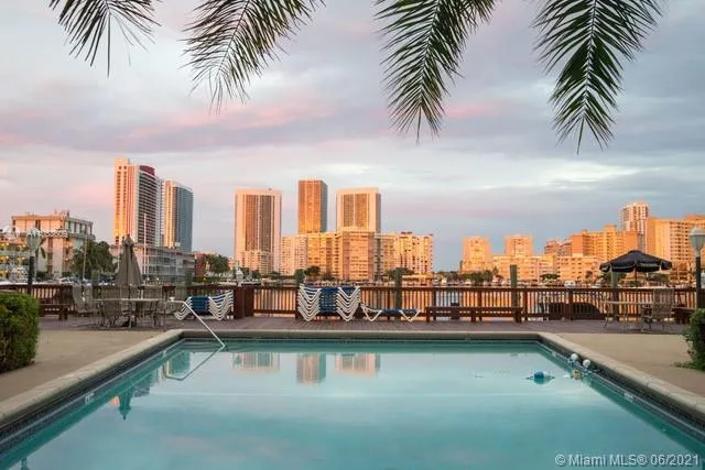 462 Golden Isles Dr # 211, Hallandale Beach FL 33009