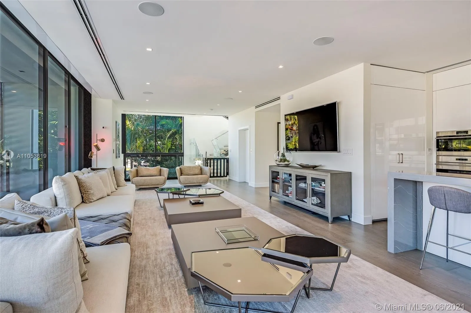 420 N Hibiscus Dr, Miami Beach FL 33139